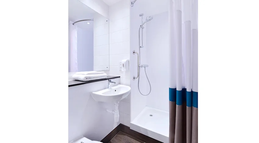 Travelodge Bath Waterside Hotel - Book Now